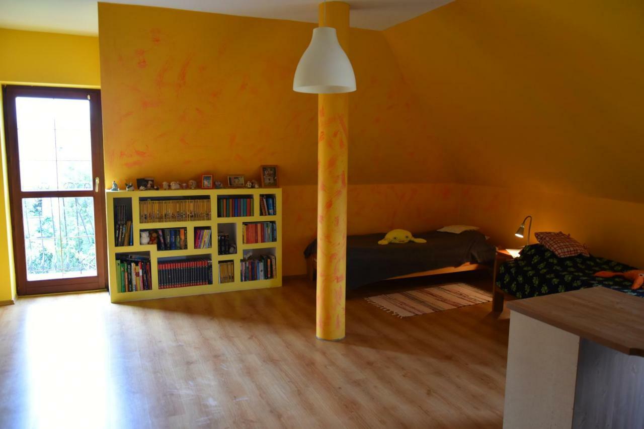 Manki Comfortable House With Garden מראה חיצוני תמונה
